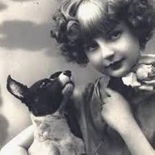 Mary Straus's Instagram, Twitter & Facebook