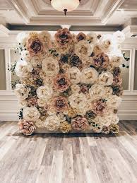 Absolutely Gorgeous Flower Wall Flower Wall New York Paper Flowers In 2020 Flower Wall Wedding Diy Flower Wall Flower Wall Backdrop