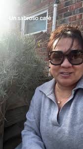 Miriam Gonzalez Vende Cafe Colombiano