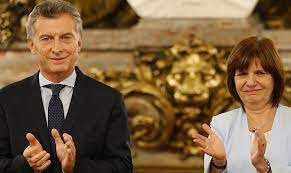 Presidenta de @proargentina doctora en ciencias políticas autora del libro guerra sin cuartel bit.ly/343u15f. Patricia Bullrich El Expresidente Macri Estaba Muy Contento Por El Banderazo Agenda 365