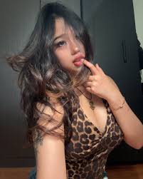 Annie Zheng - Free pics, galleries & more at Babepedia