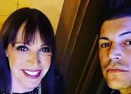 Per l'argomento Viola Valentino: scopri gli articoli