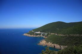 You can have lunch, wine tasting and have a tour of the winery. Visitare Castel Sonnino I Rintronauti Due Toscani In Viaggio