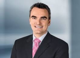 Sockelsystem für Schaltschränke