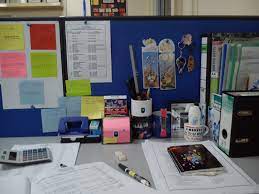 Pelaku anggota tni au palsu ini diduga berupaya tetapi ketika dikonfirmasi lagi via selular untuk kedua kalinya, wabup john h palandung membenarkan oknum pejabat wanita pemkab sitaro terlibat. My Office Table Ceritera Si Gadis Biru