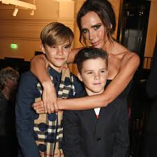 Последние твиты от cruz beckham (@cruzbeckham). Cruz Beckham Shows Off Singing Skills On Victoria S Instagram