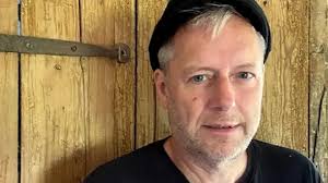 Essex vicar Rev Matthew Simpkins creates song from cancer scanner