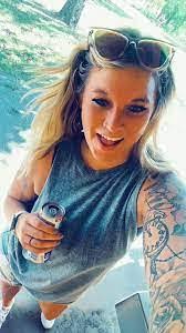 Rebecca Vansickle's Instagram, Twitter & Facebook