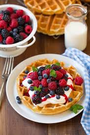 Bomba gibi bir sabah kahvaltısı için. Waffle Dunyanin En Guzel Tatlilarindan Biri Olsa Gerek Belcika Dan Bize Kadar Gelmis Ve Bizler Uzerine Farkli Seyler Food Cravings Waffle Recipes Healty Food