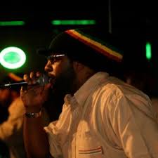 Stream King Ayoola music