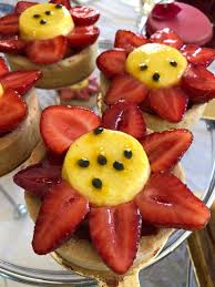 Tartes Celeste Pate Sucree Compote Fraise Rhubarbe Creme Brulee Fruits De La Passion Fraises Pate Sucre Fraise Rhubarbe Gateau Maison