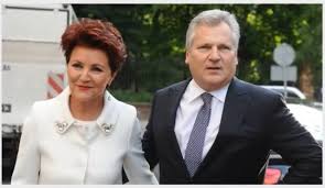 Przecież żadna z nas nie ma w swojej szafie kapeluszy, toreb i rękawiczek we wszystkich. Jolanta Kwasniewska Ma Za Soba Kolejny Rok Zycia Byla Pierwsza Dama Swietowala Swoje Urodziny Malo Kto Powiedzialby Ze Osiagnela Juz Taki Wiek Zycie