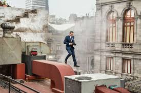 Daniel craig's highest grossing movies have received a lot of accolades over the years, earning millions upon millions around the world. Daniel Craig Heldenworkout Mit James Bond Fit For Fun
