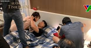 Trong một diễn biến khác thì nam hình như đến biệt thự của long để tiếp tục làm công trình thì phát hiện bà dần bị bất tỉnh. HÆ°Æ¡ng Vá»‹ Tinh Than Sá»± Tháº­t Phat NgÆ°á»£ng Phia Sau Ná»¥ Hon Cá»§a Long Nam