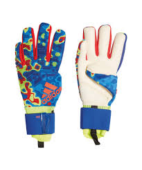 Manuel neuer is a german footballer and one of the best goalkeepers in the game. Adidas Herren Torwarthandschuhe Predator Pro Kaufland De