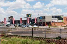 Protea glen mall 12 minutes, southgate 21 minutes, chamdor 23 minutes, 14 minutes to lenasia cbd, 43 minutes from joburg cbd and alberton 34 minutes. Protea Glen Mall Proteaglenmall Twitter