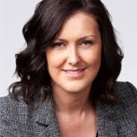 Leanne Ross's Instagram, Twitter & Facebook