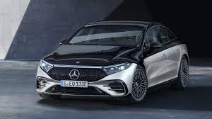 Im eqs kommt auf wunsch erstmals der sogenannte mbux hyperscreen zum einsatz. Ay0gmt2g 5paqm