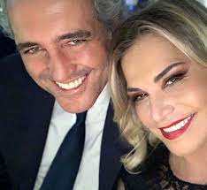 Quello con stefano bettarini è stato un amore giovane, bello, di pancia, ha raccontato la ventura diverso tempo fa al fatto quotidiano. Simona Ventura Si Sposa L Ex Marito Stefano Bettarini Testimone Di Giovanni Terzi