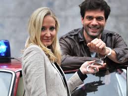 Janine kunze is the author of geschenkte wurzeln (4.50 avg rating, 8 ratings, 1 review, published 2013) and liebling, ich habe die kinder verschenkt (3.5. Zdf Aus Fur Janine Kunze Sender Zieht Den Knallharten Schlussstrich Bei Tv Serie Heldt Tv