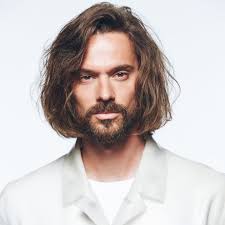 He had a successful career in spain, then traveled to hollywood. Frisuren Herbst 2018 Winter 2019 Frisuren Damen Und Manner
