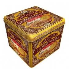 Galettes La Mere Poulard Coffret Collector 500g Www Gourmandsdantan Fr Mere Poulard Poulard Sables