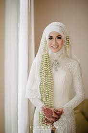 13 model gaun pengantin muslimah yang elegan (foto: 5 Inspirasi Baju Pengantin Adat Jawa Hijab Modern Ini Sangat Cantik Dan Memesona Setuju