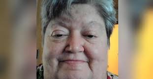 Lynn Risinger's Instagram, Twitter & Facebook