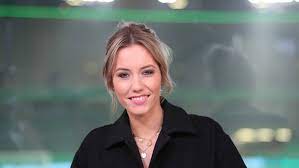 Folositi chrome/firefox+adblock pentru a viziona fara reclame. Laura Papendick Wird Fussball Moderatorin Bei Rtl