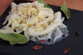 Podemos añadirla a sopas y guisos siempre echando las hojas en el último momento, mejor si es ya fuera del fuego, como haríamos con unas espinacas. Como Hacer Chucrut Casero Col Fermentada Recetas Como Hacer Chucrut Casero Col Fermentada Gastronomia Del Mundo Como Hacer Chucrut Casero Col Fermentada Indice De Recetas Como Hacer Chucrut Casero