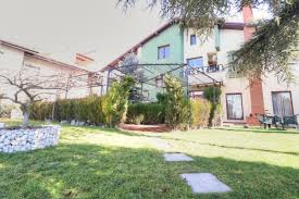 Spacious 2 bedroom house for rent located 50m from the tarmac along western bypass. 8 Bedroom House For Rent In Taslixhe Neighborhood Anem Ks
