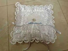 Cuscino portafedi uncinetto schemi e spiegazioni passo a passo e tutorial per realizzare a mano un accessorio per il giorno del matrimonio unico e originale. 7 Idee Su Cuscinetti Portafedi Cuscino Portafedi Matrimonio All Uncinetto Fiocchi Di Raso