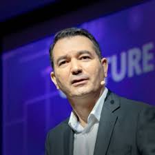 Per anni ho pensato che andare al lavoro in bicicletta fosse troppo  complicato. Ci si impiega più tempo, bisogna avere con se il cambio vestiti  e ci si deve fare la doccia