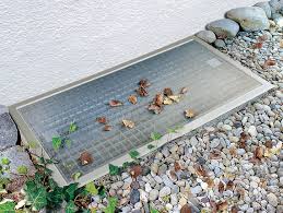 Erfal Raume Neu Erleben Erfal Lichtschachtabdeckungen Mehr Licht Und Luft Fur Ihren Keller Lichtschachtabdeckung Lichtschacht Schacht