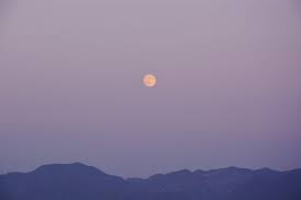 La dynamique ambiance du jour vous pousse à l'action, parfois avec un empressement téméraire. Astro Quels Sont Les Effets De La Pleine Lune De Mars 2021