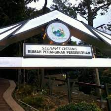 Saya sebenarnya dah lama sewa semalam di rpp tasik kenyir adalah rm50 semalam bagi sebuah unit banglo 2 bilik. Rumah Peranginan Persekutuan Tasik Kenyir