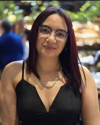 How to reserve a table for 12 people at Royal Caribbean's MDR?