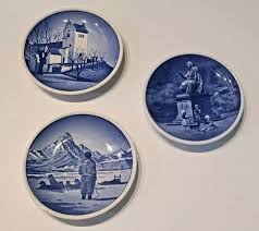 Collector Plates, Decorative Collectibles, Collectibles
