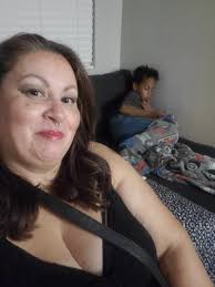 Single mom seeking friends in Centennial Hills area