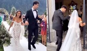 L'ex giudice di the voice of italy si sarebbe dovuta sposare nei prossimi giorni, ma a causa di gravi problemi di salute. Elettra Lamborghini Si E Sposata Video E Foto Del Matrimonio La Sorella Delusa Avrei Voluto Esserci Anche Io Biccy It