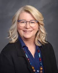 Diane Housley's Instagram, Twitter & Facebook