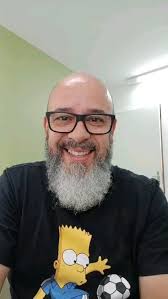 "Muitas pessoas gastam dinheiro que não tem para comprar coisas que não  precisam para impressionar pessoas que não gostam". , Robert Quillen,  Música , Money