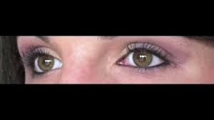 (souvent les yeux vert on une 2ème couleur à l'intérieur, du marron le plus souvent, dans ce cas n'hésiter pas a faire ressortir cette couleur en mettant un fard à paupière de la même teinte!) Tutoriel Maquillage N 14 Maquillage Pour Les Yeux Marron Vert Youtube