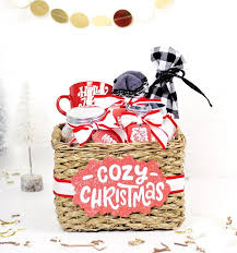 You just can't beat handmade presents. Diy Christmas Gift Basket Ideas How To Arrange And Present Them