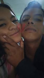 Nosotros también queríamos hacer el corazón en la mejilla🥺❤ Se ve bien  bonitoooo♡ #fyp #corazónenlamejilla