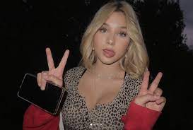 Her family created an mtv show, meet the barkers, which was aired in 2005 before alabama was born. Alabama Luella Barker Height Net Worth Age Who Facts Biography Wiki Tg Time