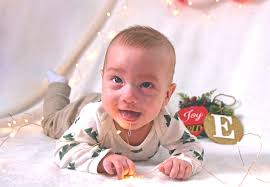 Christmas photos for 14-month-old recommendations?