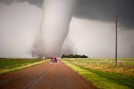 Masculine plural past participle of tornar. Living In The Epicenter Of Tornado Alley Kcur 89 3 Npr In Kansas City Local News Entertainment And Podcasts