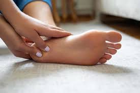 Plantar fasciitis: Symptoms, causes, and treatments - Harvard Health