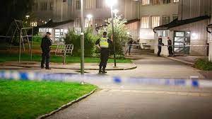 Maybe you would like to learn more about one of these? Misstankt Skottlossning I Biskopsgarden Tva Uppges Skadade Svt Nyheter